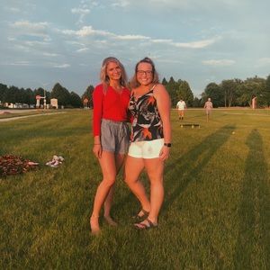 Meet your Posher, Alecea